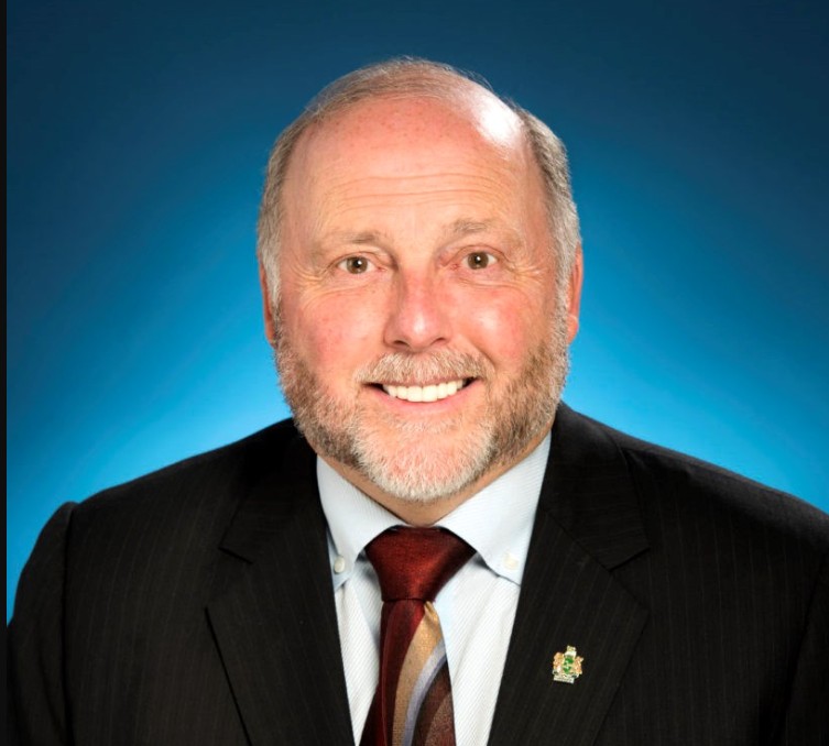 Niagara Chair resigns over ownership of Mein Kampf alleging politics behind revelation